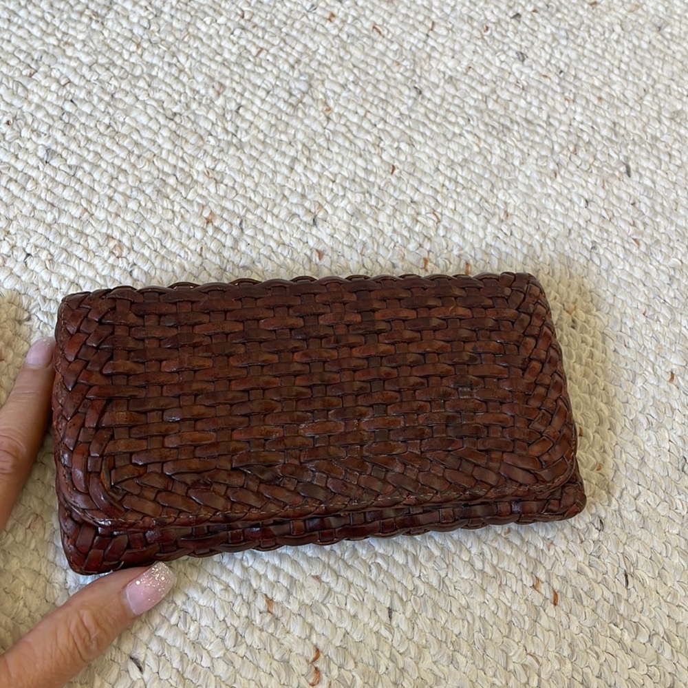 Cole-Hann Woven Leather Vintage Beautiful Brown Wallet. Excellent Condition . 🌸